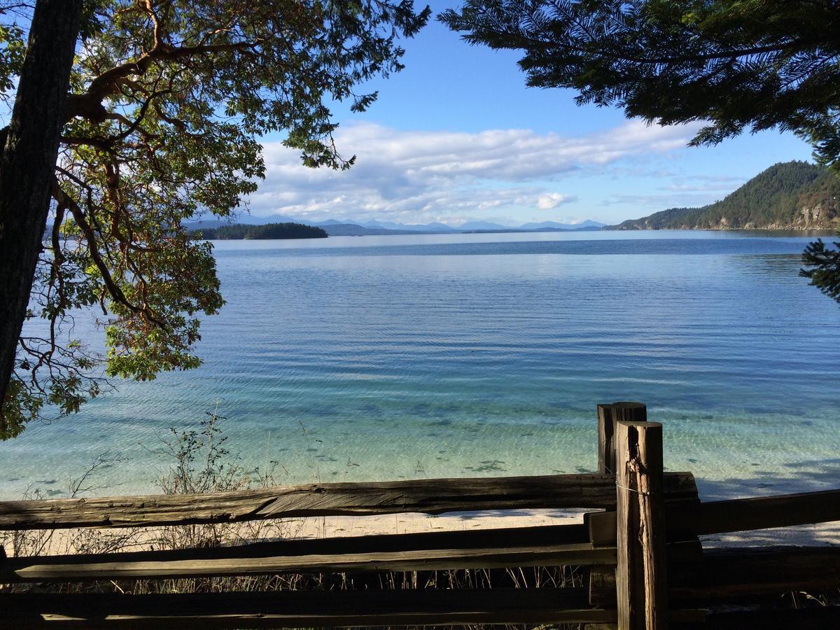Sticks And Stones Cottage-arbutus Grove Holiday home Montague Harbour